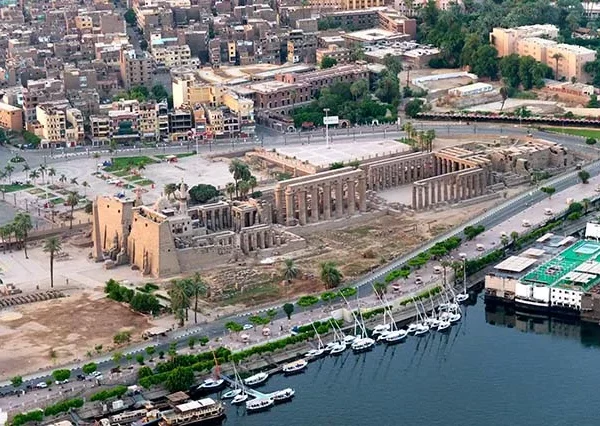 Privater-Ausflug-Von-Hurghada-Nach-Luxor-siri-tours (1)