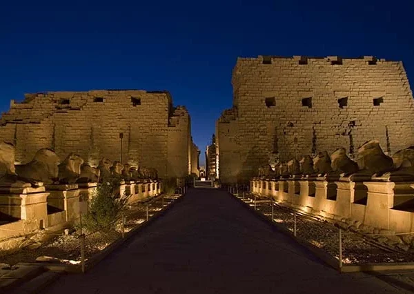 Ausflug-Von-Hurghada-Nach-Luxor-siri-tours (6)