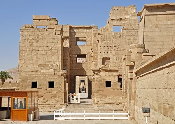 Tagesausflug-Nach-Luxor-siri-tours (3)