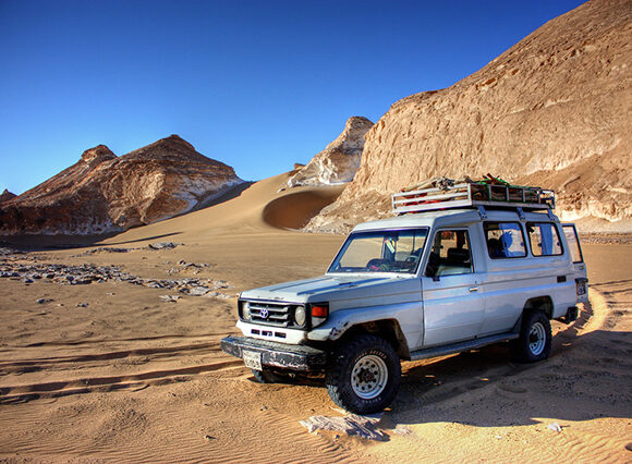 Wüstentour Hurghada mit Jeep 4×4 + Kamelritt Privater Ausflug